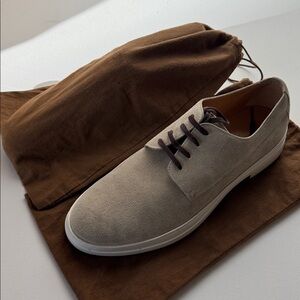 Gucci Men's Light Gray Suede Oxfords